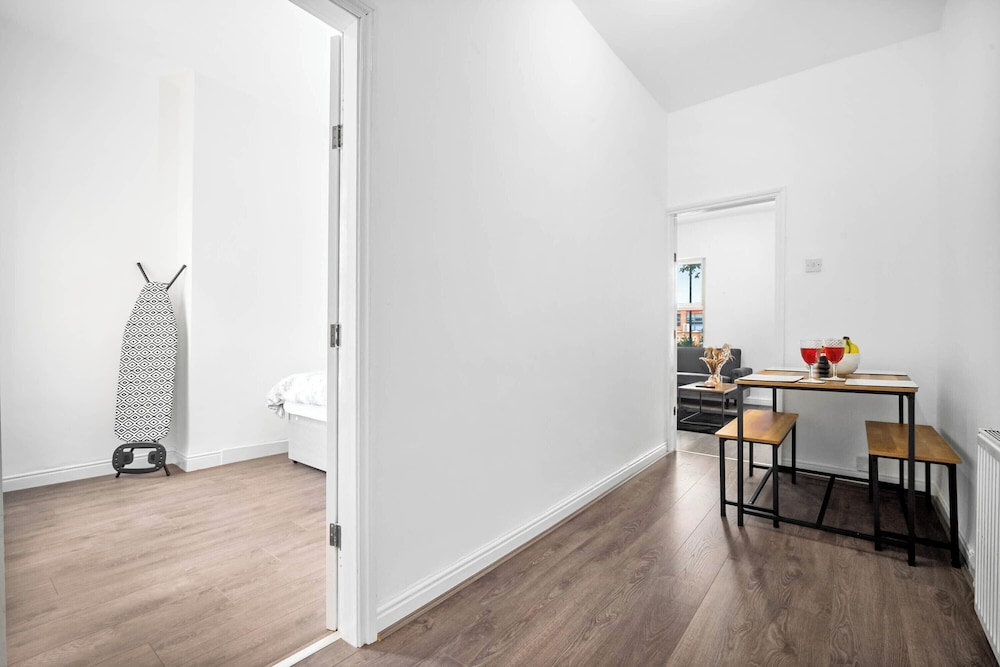 Apartment 1 Bedroom,sleeps6,parking