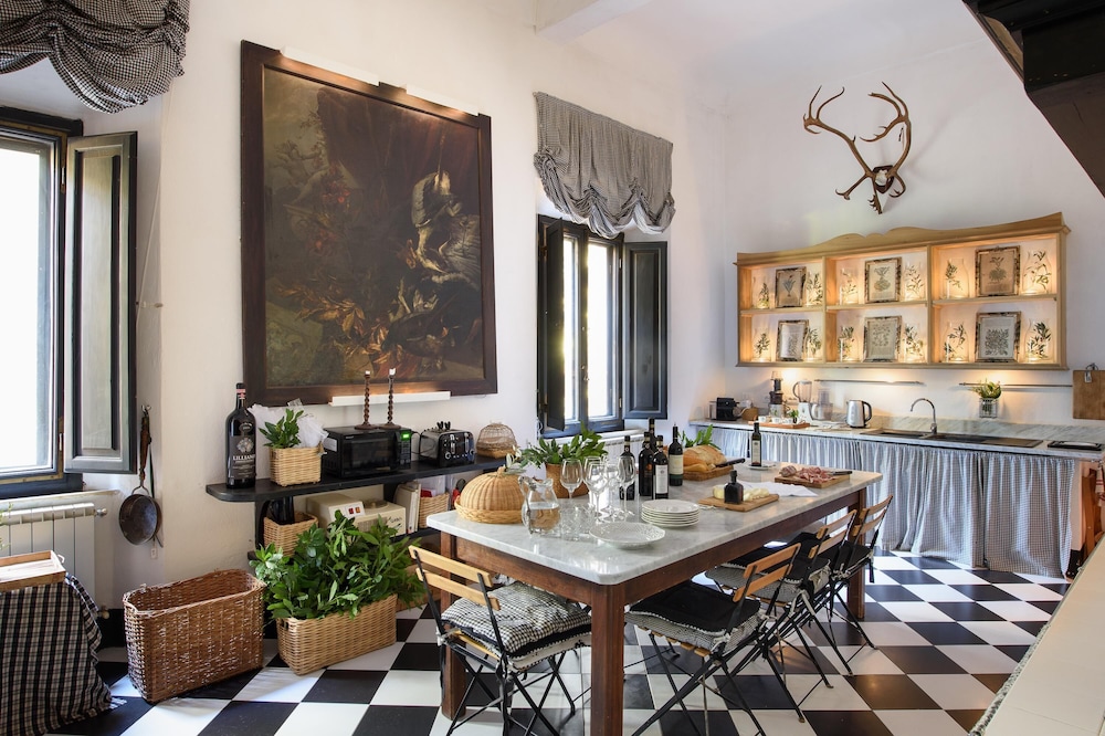 Large Beautiful Villa in Tuscan Hills of Chianti Stunning Gardens and Large Pool view 2