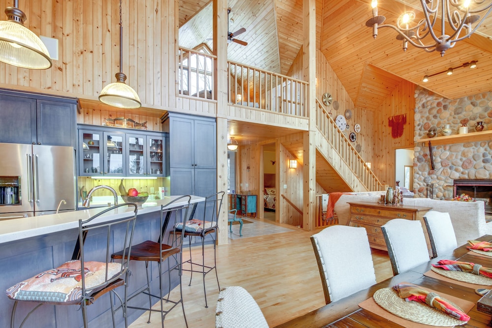 Private Lake & Trail Access: Home in Jacobson!
