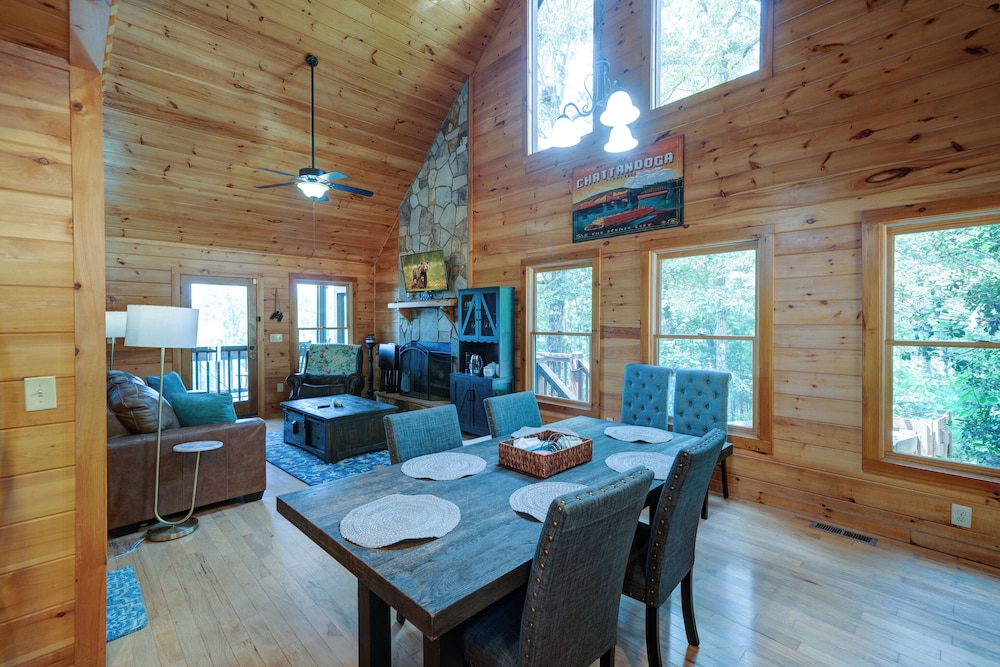 Mountain Haven in the Woods