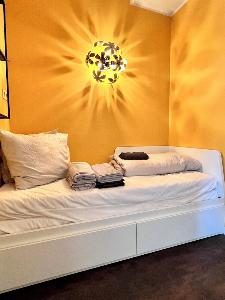 Beachfront & Sea View Sleeps 6