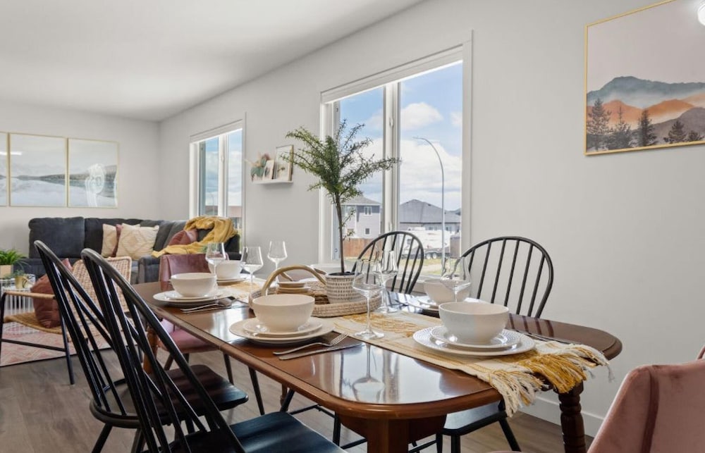 Castle View No Service Fees Kitchen 55 TV