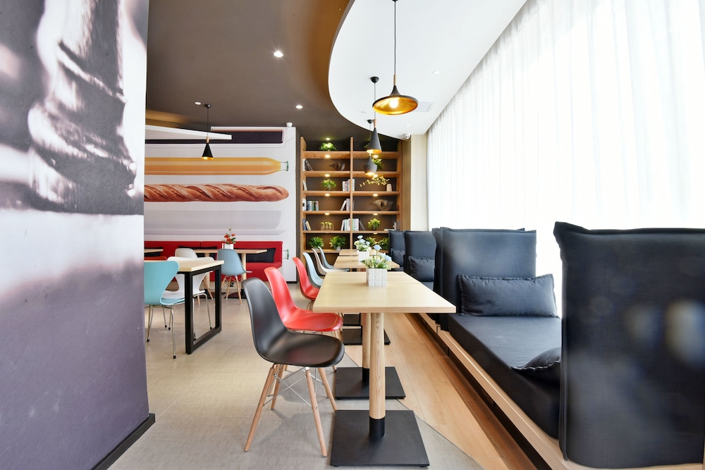 Food & Beverage
