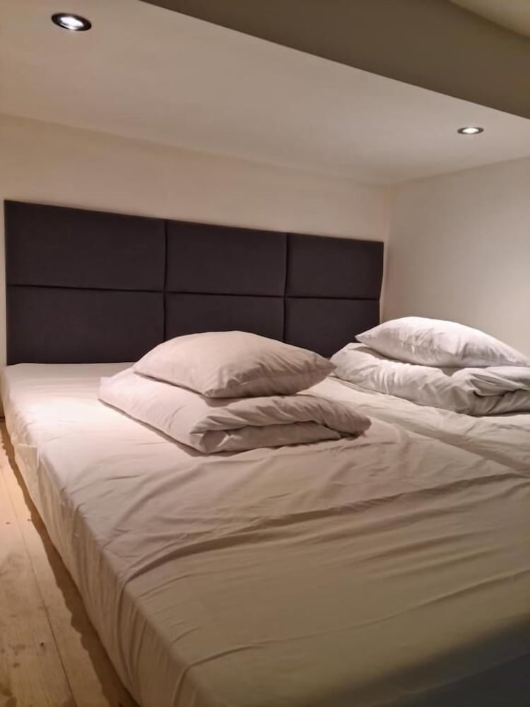 Amber Hostel