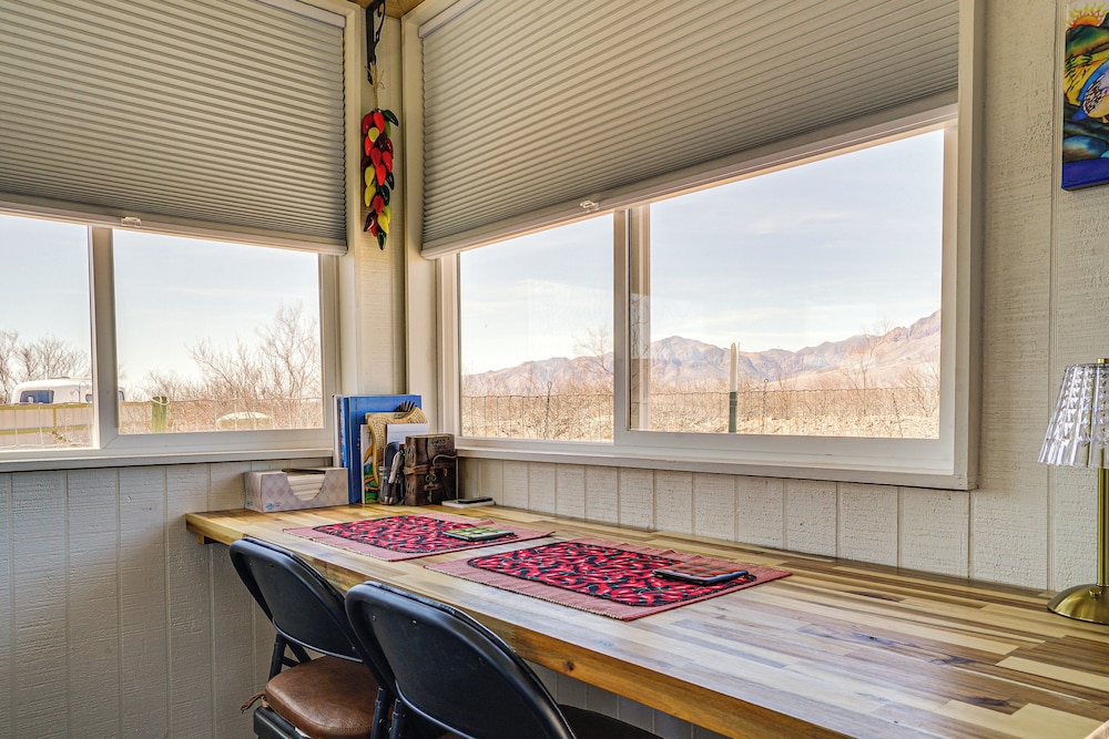 Tiny Home Studio: New Mexico Nature Retreat!