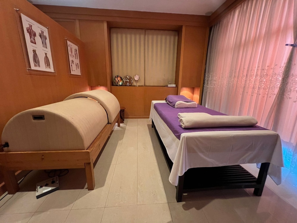No8 Double Suite, Rainbow Arokaya Welnes