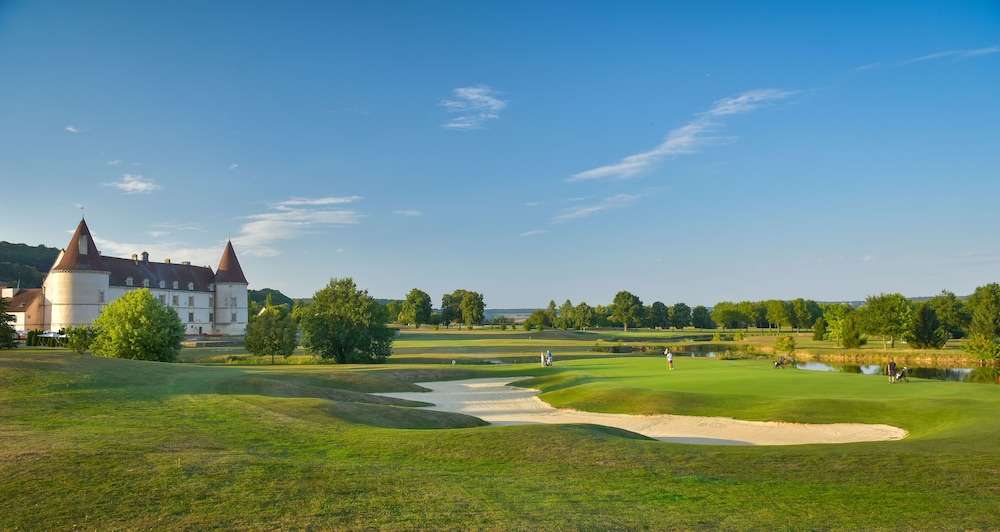 Le clos champagnac at Hotel Golf Chateau de Chailly