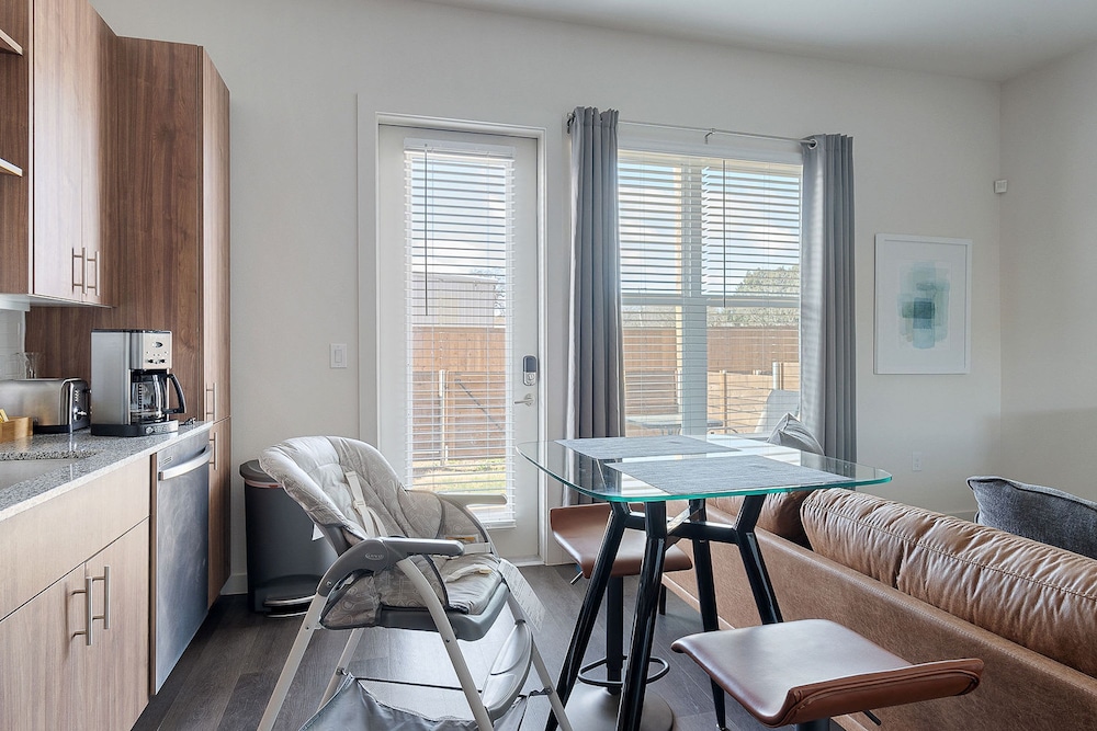 Med Jet Ease 1BR Private Backyard DAL Utsw