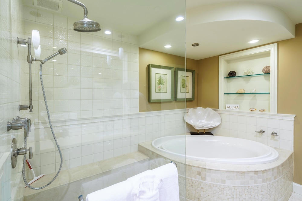 Luxurious Ho'olei 12-2, Lush View, Close to Pool, Sleeps 8 in Beds, Central AC!