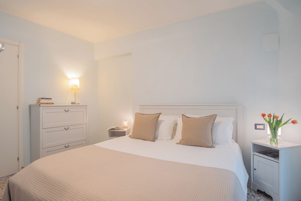Il Timone by Rent all Como