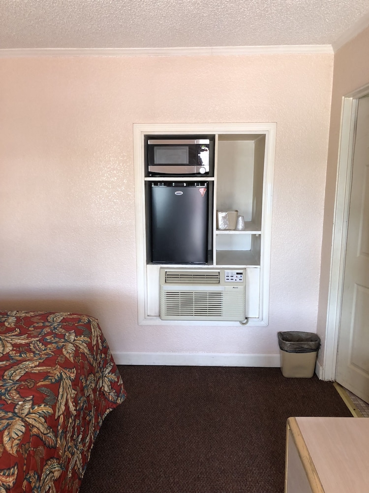 Budget Inn