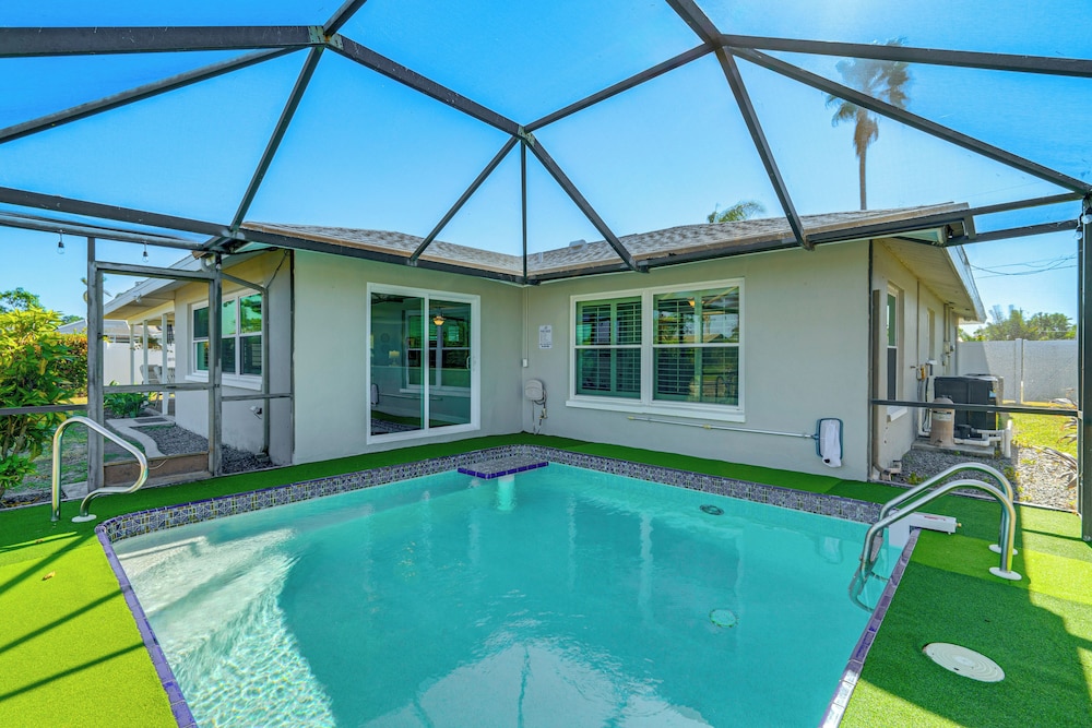 Dock + Patio w/ Canal View: Paradise in Cape Coral