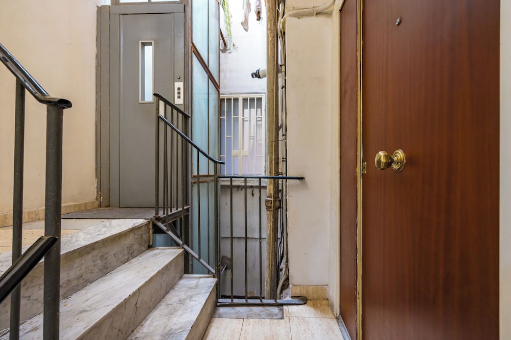 Chiaia Boutique Flat on Pedestrian Area by Napoliapartments