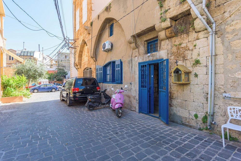 Galleria 1-Bedroom Apartment in Batroun