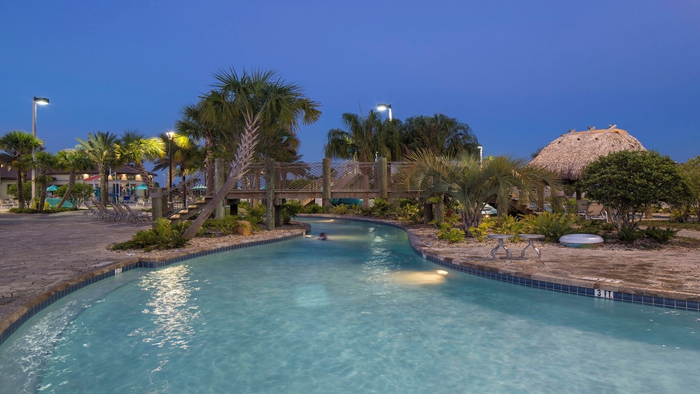 Green View Villa: 6 Beds, Pool & Resort Access