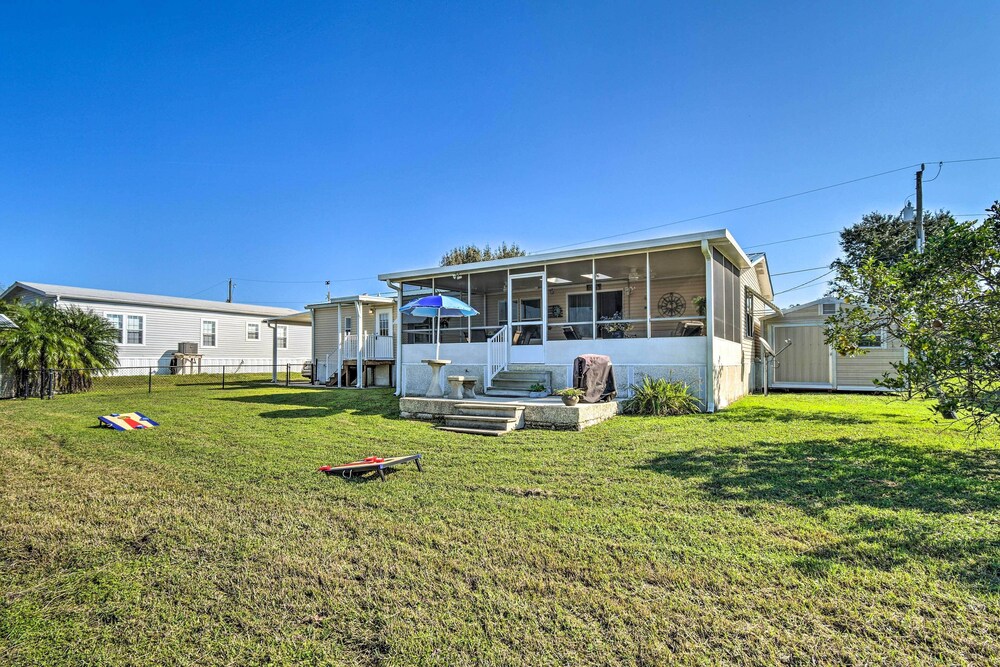 Sunny Waterfront Welaka Home w/ Private Dock! view 3