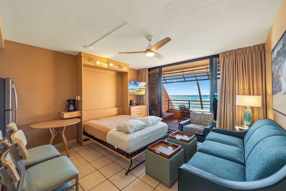 Kuleana Club - 712