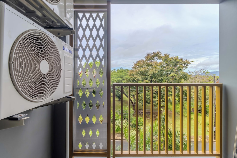 Prime Location 1BR Near Beach Club C240