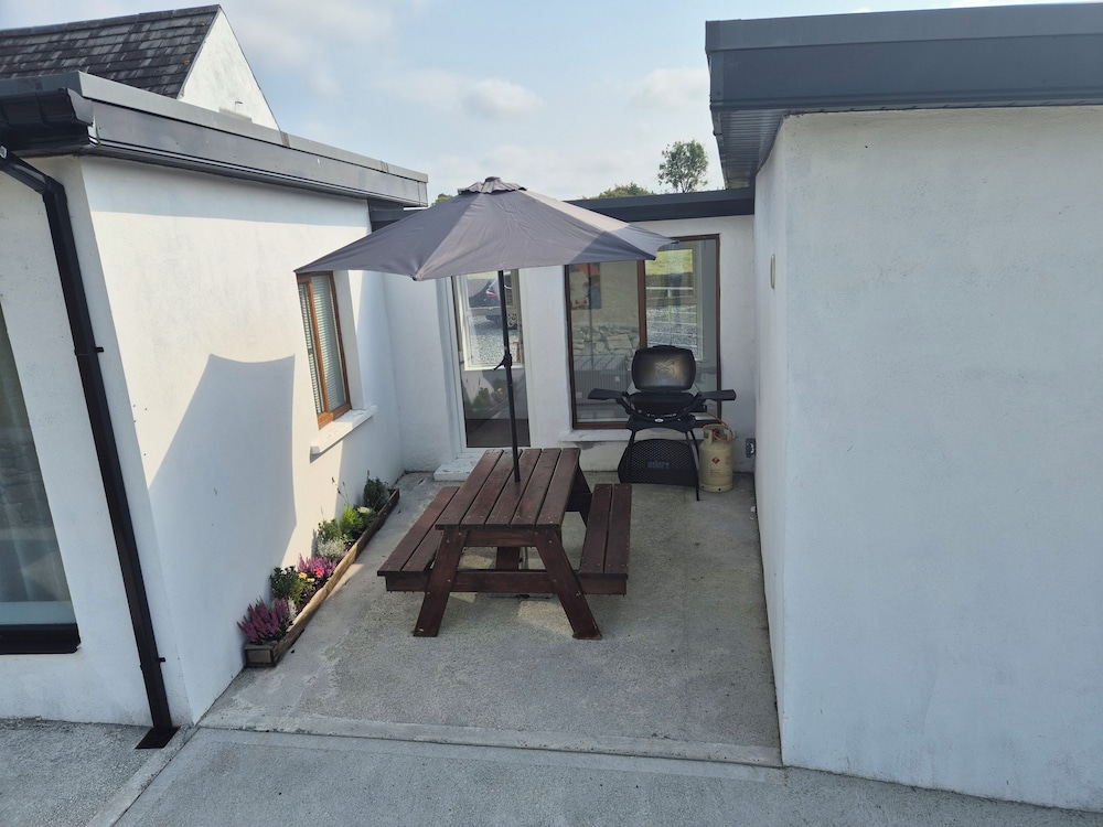 Tranquil Carney Commons Cottage - Sleeps 10