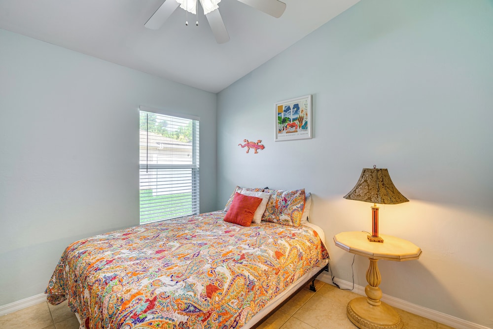 4 Mi to Beaches: Fort Myers Escape w/ Patio