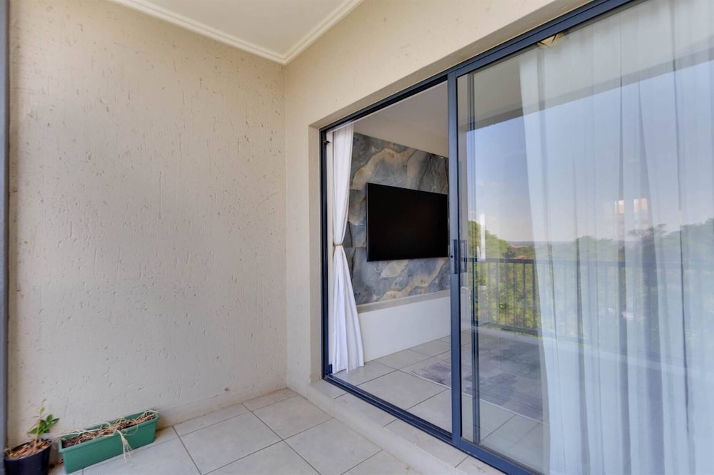Stunning 2 bed Apartment Near Monte Casino