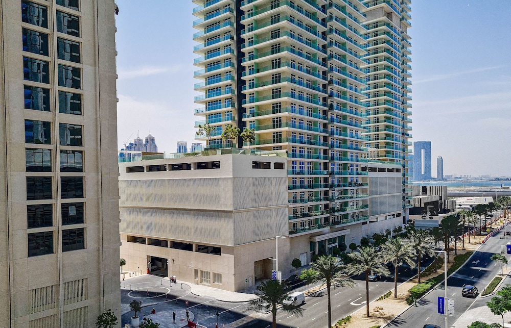 Stylish1BR at PalmJumeirah Private Beach