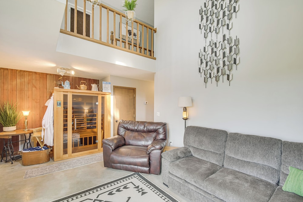 Sauna & Private Hot Tub: Kirkwood Farmhouse!