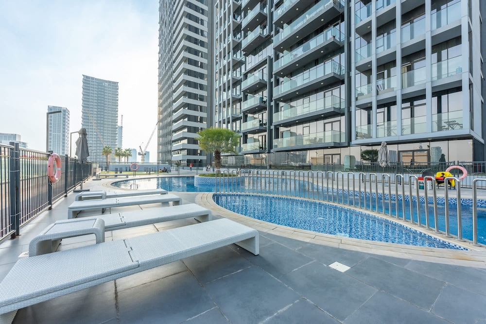 Sophisticated 1 Bedroom Apartment in Bloom Tower B