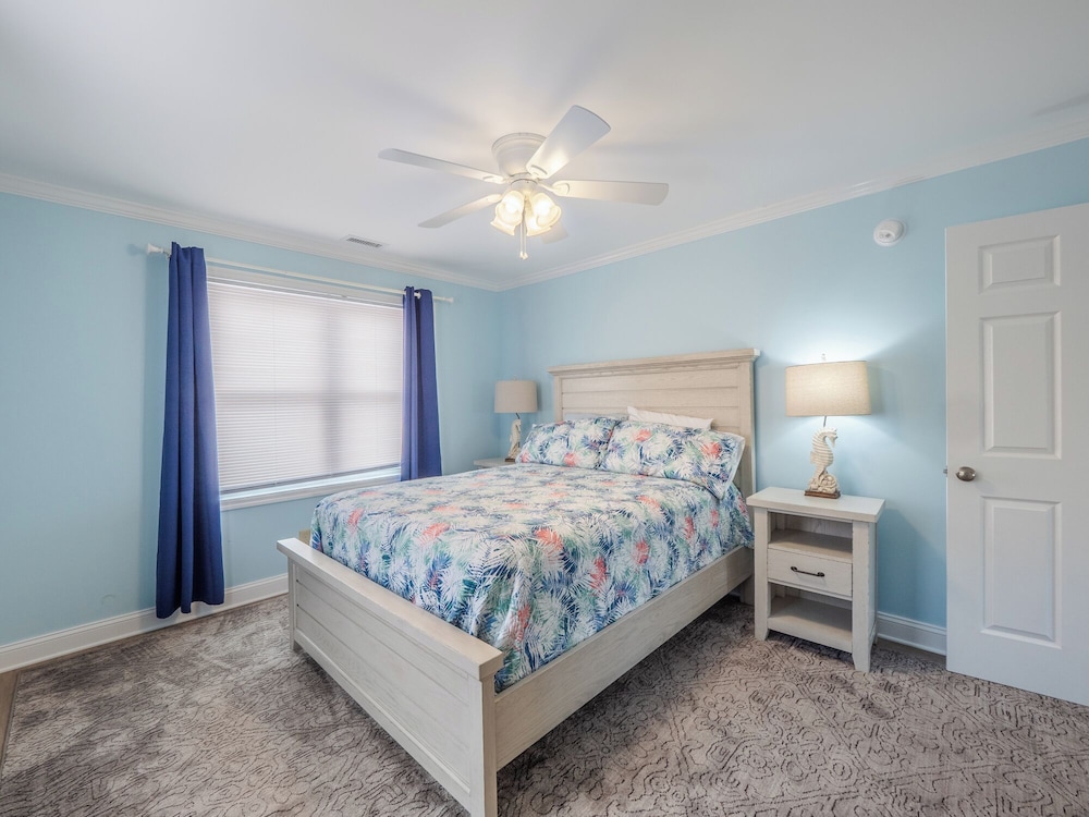 Bear's Den by Topsail Realty