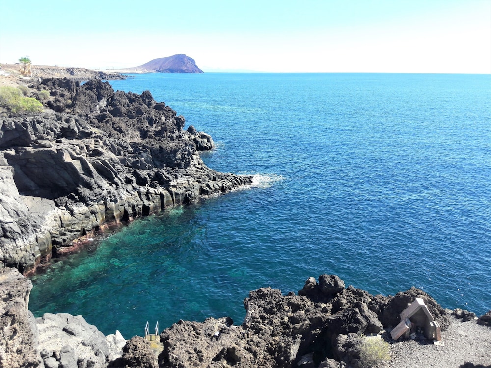 Riva Eco Guest House Los Abrigos view 4