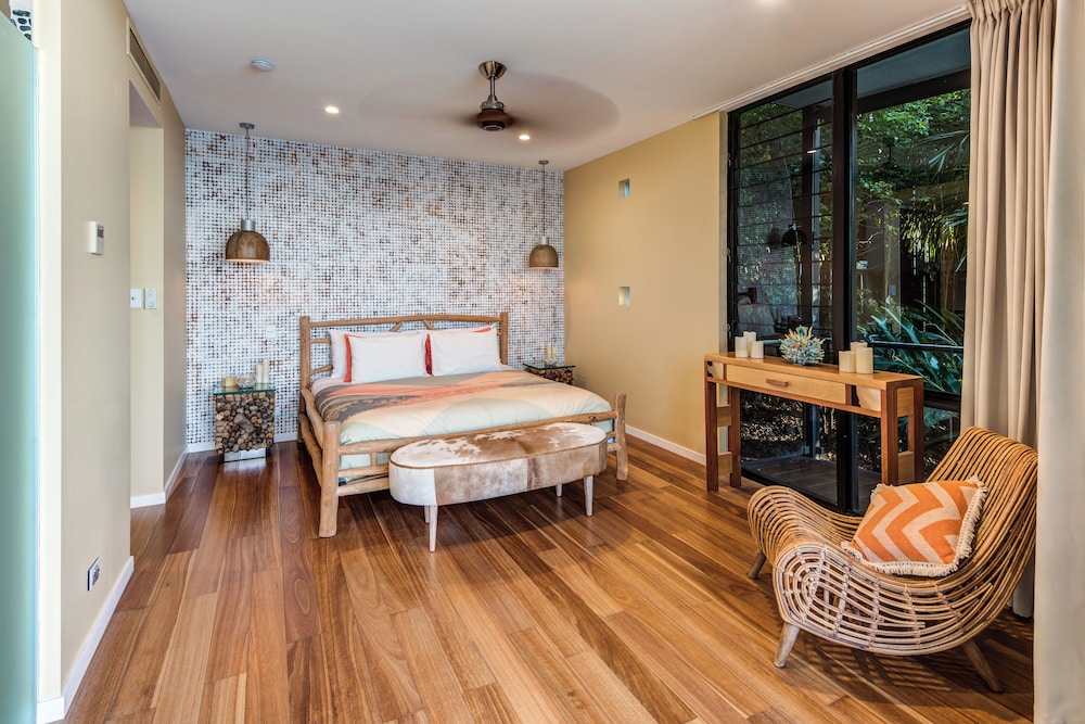 Edge 18 Waterfront Luxury