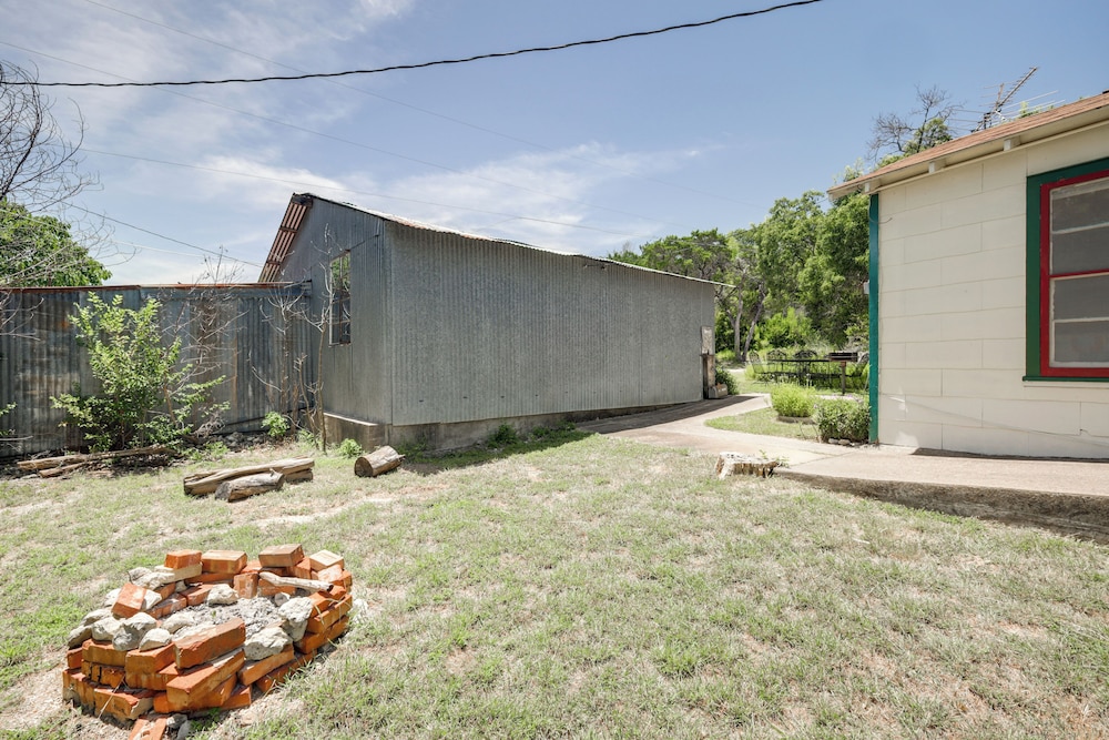 On-site Trails! Cozy Whitney Cottage 2 Mi to Lake