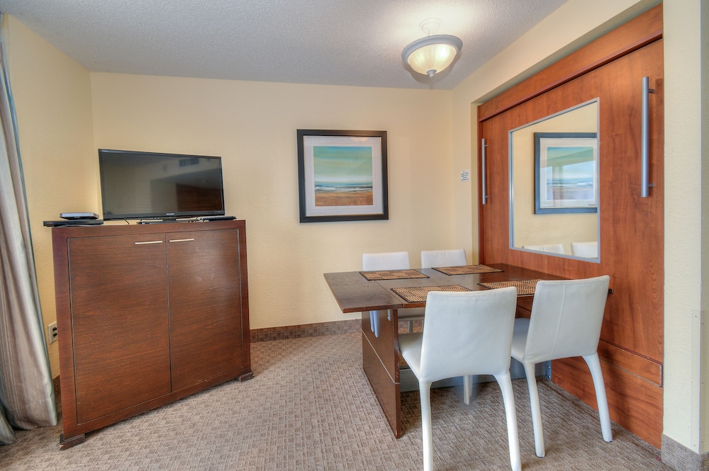 Roxanne Towers by Elliott Beach Rentals