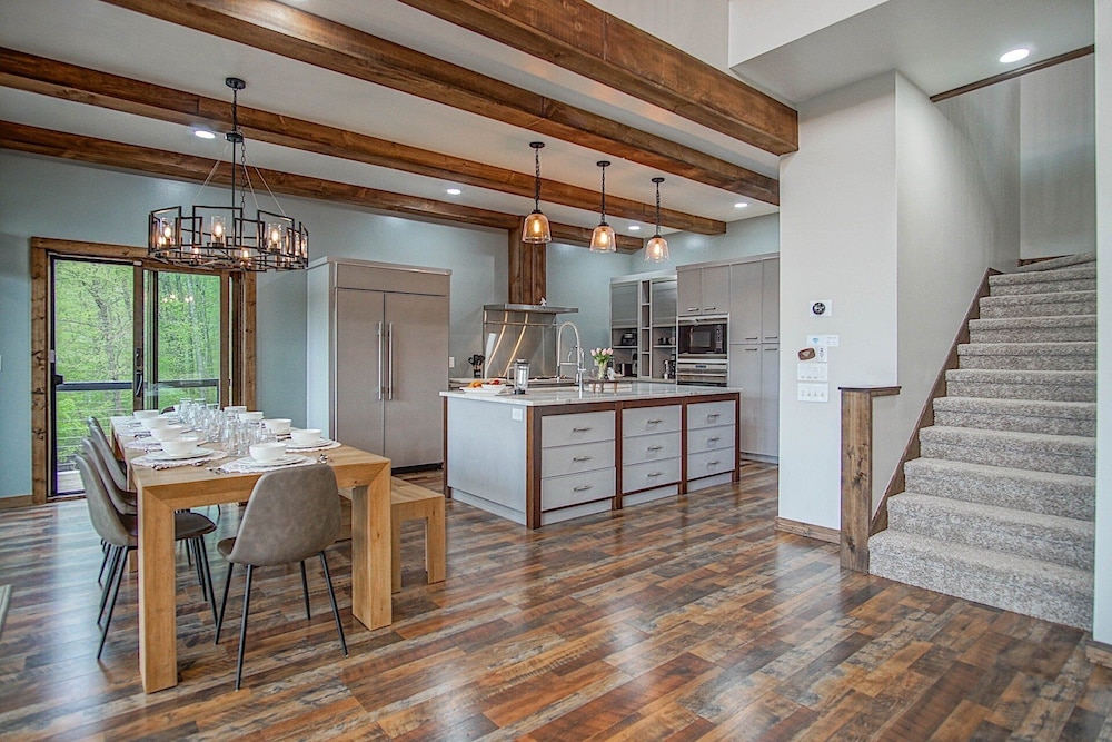 5 Br: Cupp Runneth Over - Luxurious Retreat Nestled 9.7 Miles From Snowshoe