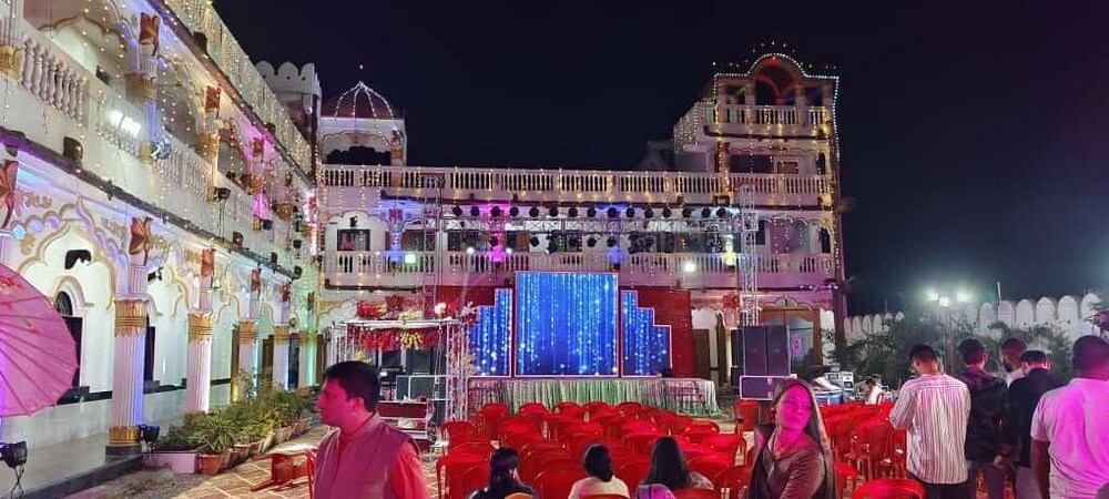 Hotel Karishma Palace Badnawar