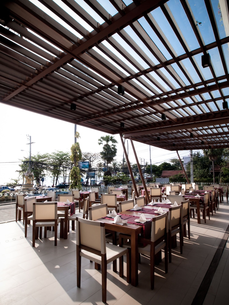 GRAND JOMTIEN PALACE HOTEL