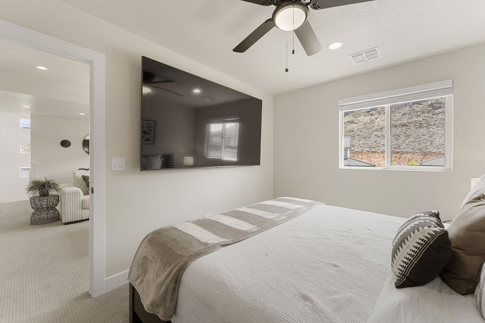 The Splash Yard 5 Bedroom Home