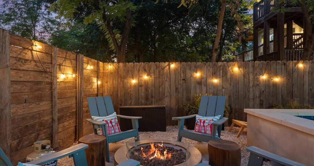 Eclectic Group Getaway With Pool Patio Fire Pit