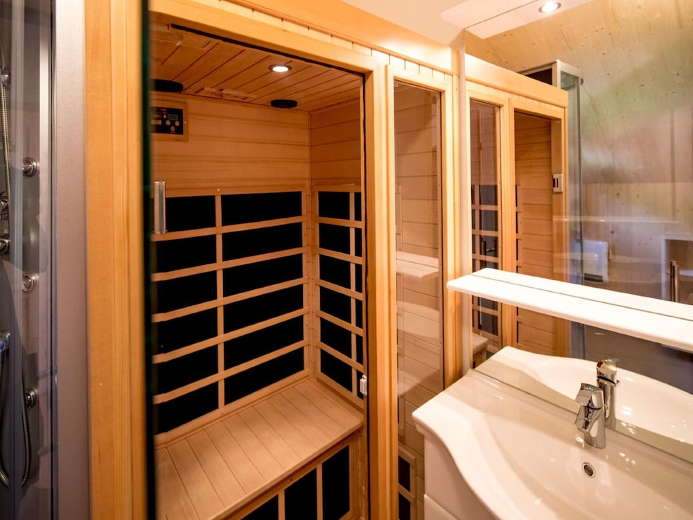 Attractive Chalet With hot tub