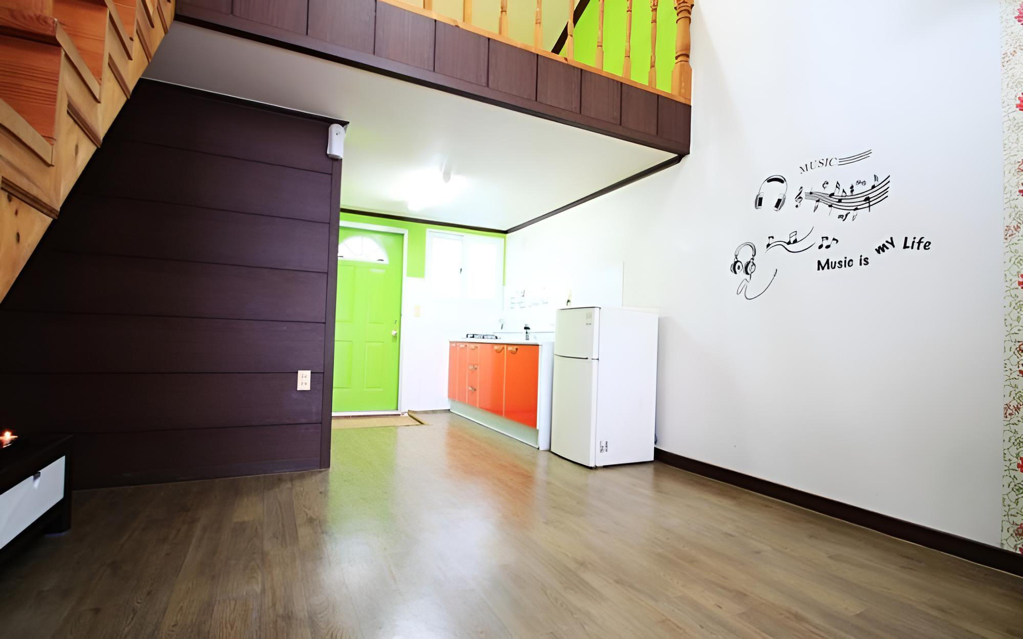 Taean Sandeurae Pets Freiendly Pension view 3