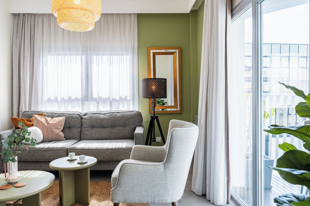 Local Host Living - Signature Apartments in Nicosia