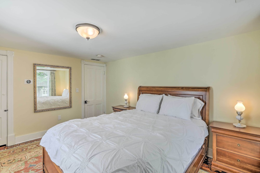 Charming Lambertville Retreat - 1 Mi to River! view 3