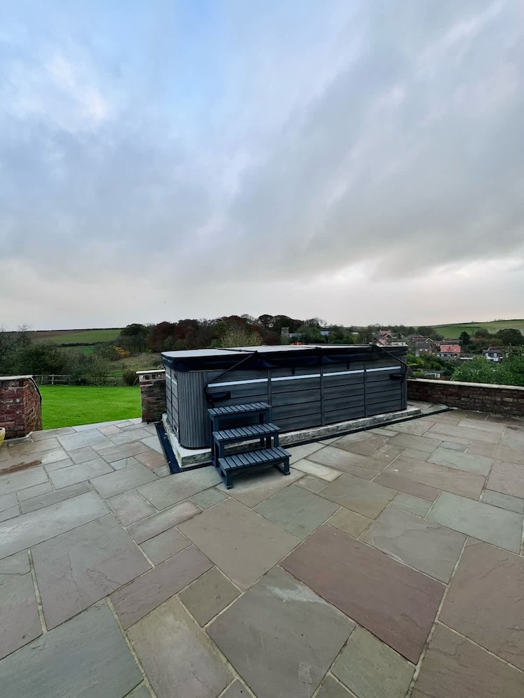 Luxury Langtoft Stud - Sleeps 10
