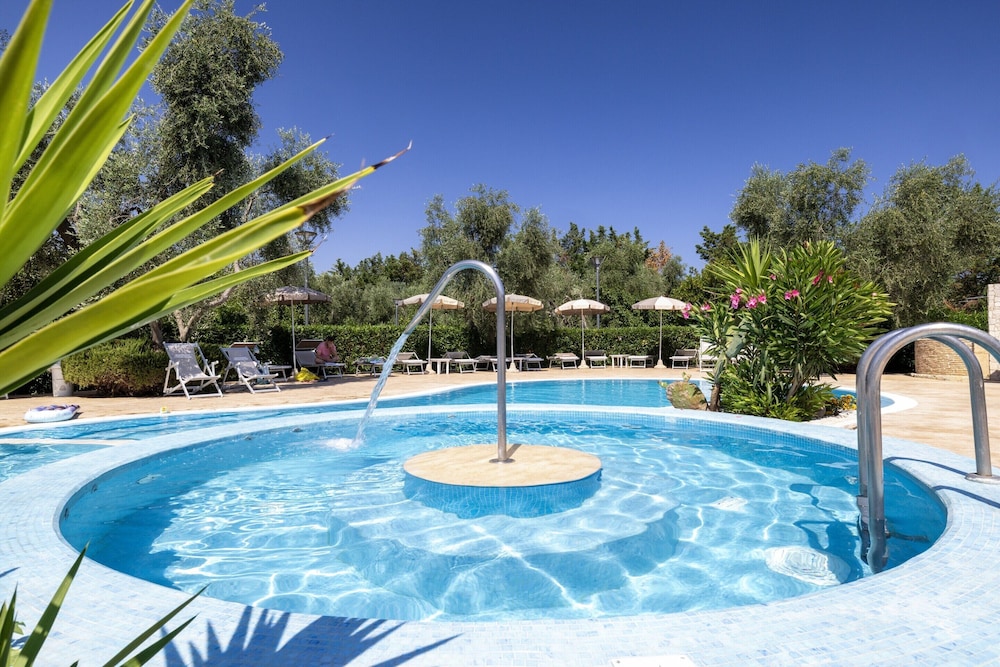 Apartment in Vieste With Garden