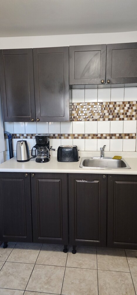 Chesskings Car Rental Guest House
