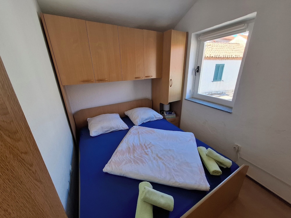 Apartments Kastilac with sea view
