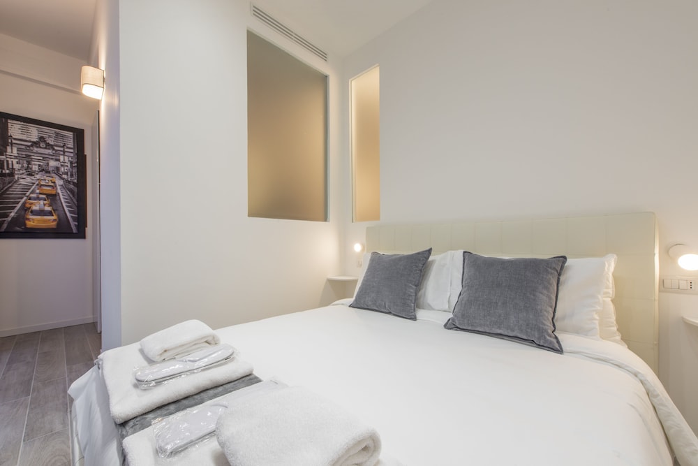 Milan Royal Suites & Luxury Apartments