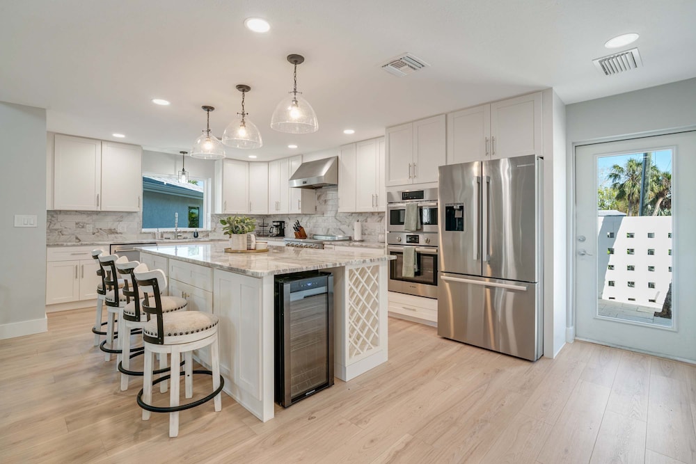 Sarasota Waterfront Pool Home With Dock