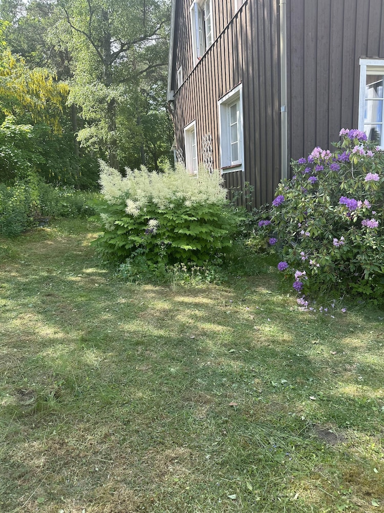 Stockholm - 5-beds - Sleeps 12 - Garden