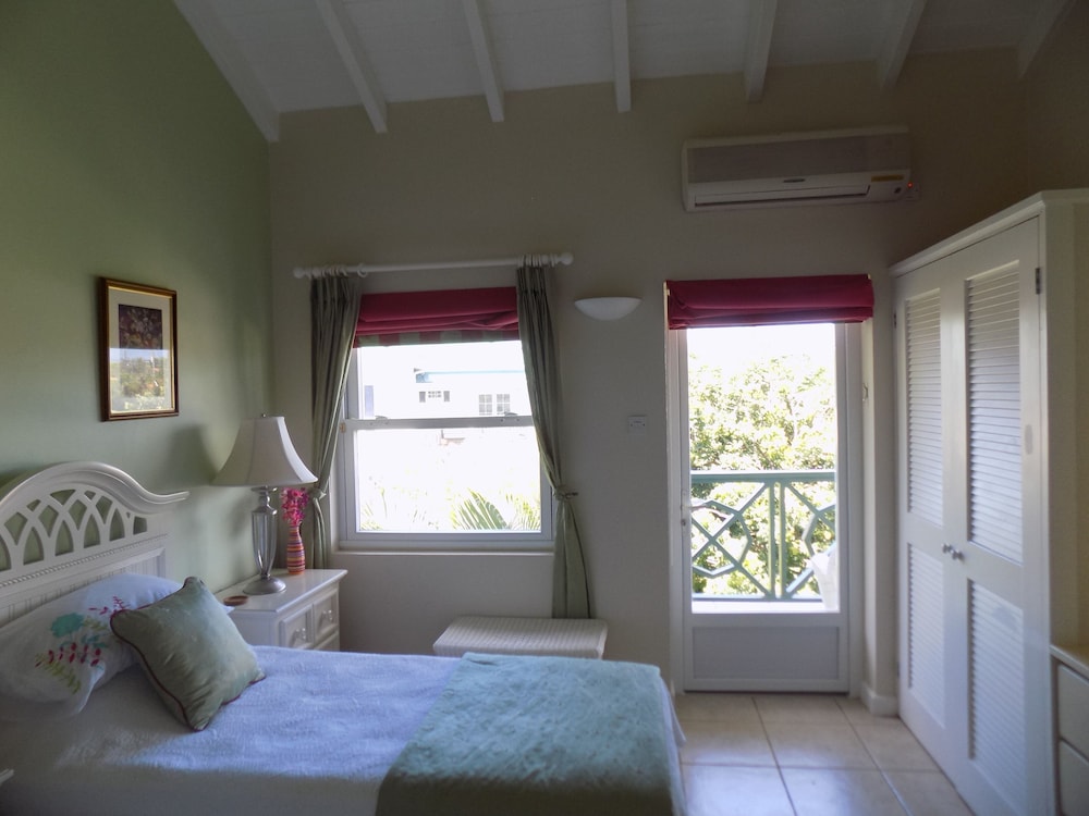 The Pelican #3 - Spacious 3 bedroom 2.5 bath waterfront townhome in the heart of Rodney Bay. 3 Townhouse by RedAwning view 3